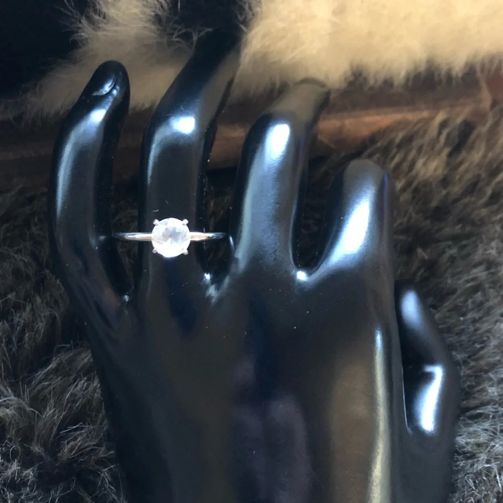 Vintage 80s faceted glass crystal stone band ring